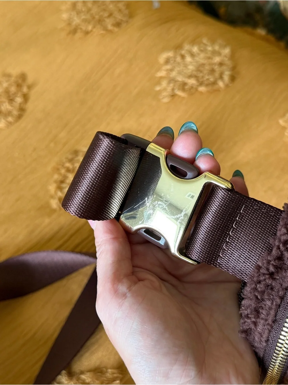 Lululemon Everywhere Belt Bag - Chocolate Brown - Picture 5 of 6